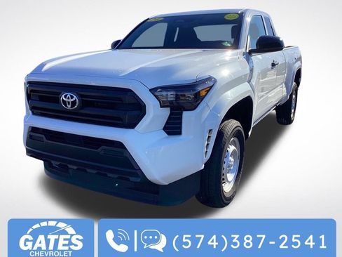 Used 2024 Toyota Tacoma SR image 5