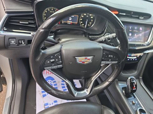Used 2020 Cadillac XT6 Premium Luxury FWD image 15