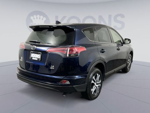 Used 2018 Toyota RAV4 LE image 7