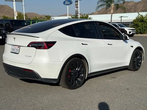 Used 2022 Tesla Model Y Performance AWD/4WD image 3
