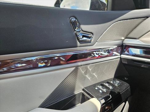 New 2025 BMW i7 eDrive50 w/ M Sport Package image 16