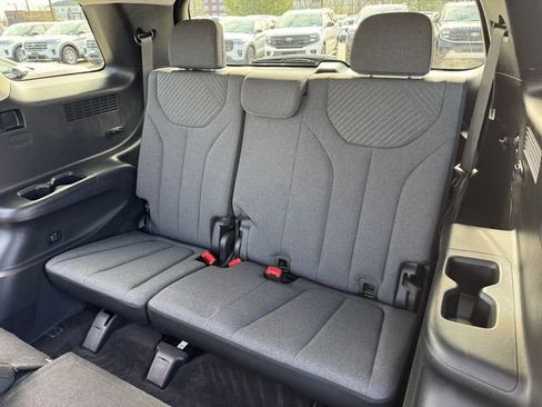 Used 2025 Hyundai Palisade SE image 17