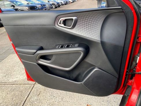 Used 2021 Kia Soul S image 27