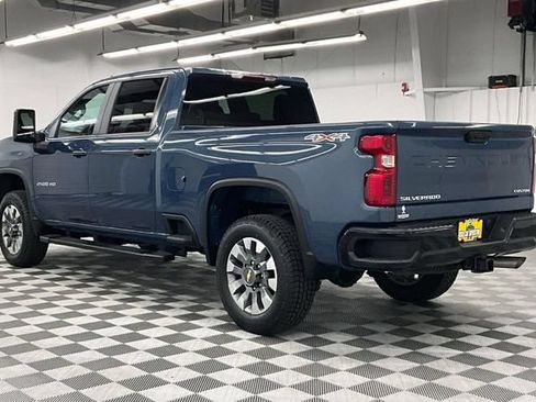 Used 2025 Chevrolet Silverado 2500 Custom w/ Custom Convenience Package AWD/4WD image 3