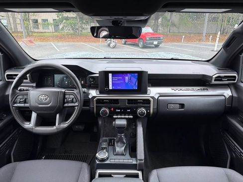 Used 2025 Toyota Tacoma SR5 AWD/4WD image 7