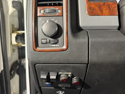 Used 2013 RAM 2500 Tradesman w/ Chrome Appearance Group AWD/4WD image 9