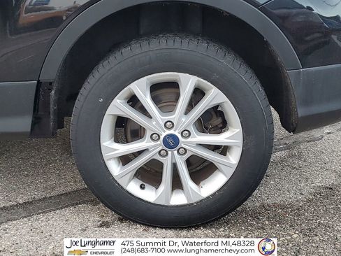 Used 2019 Ford Escape SE w/ Ford Safe & Smart Package image 32