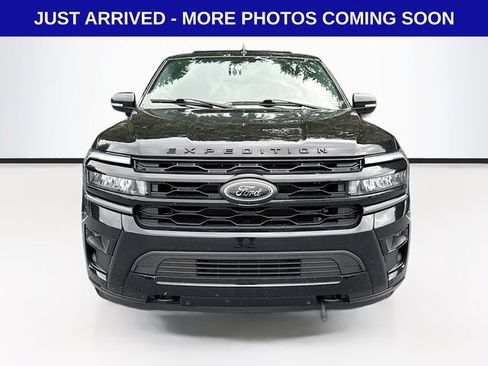 Used 2023 Ford Expedition Limited AWD/4WD image 2