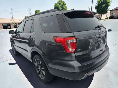 Used 2017 Ford Explorer XLT w/ Equipment Group 202A AWD/4WD image 6