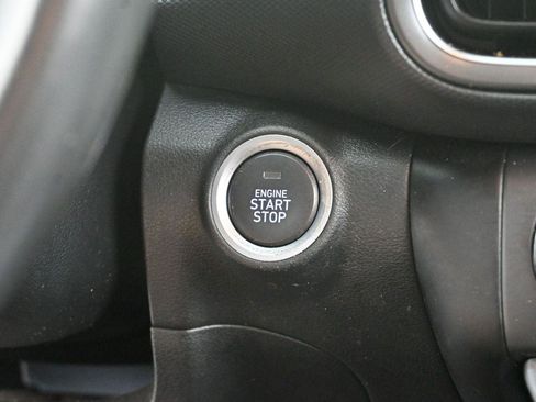 Used 2022 Hyundai Kona Limited FWD image 25