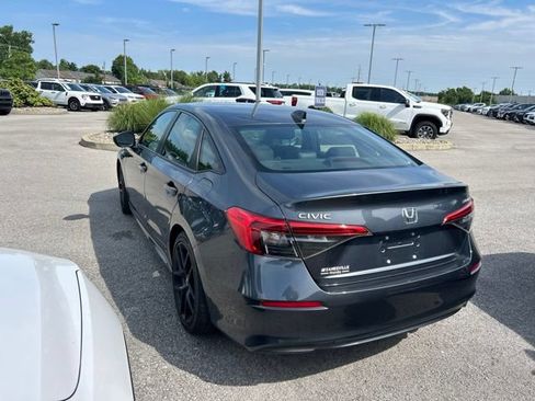 Used 2023 Honda Civic Sport image 4