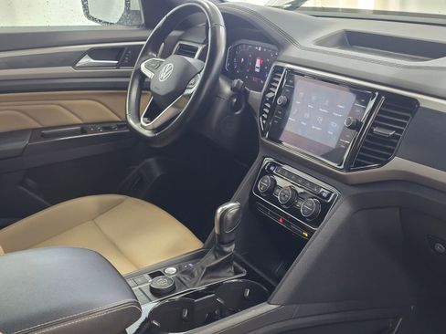 Used 2020 Volkswagen Atlas Cross Sport SEL image 27