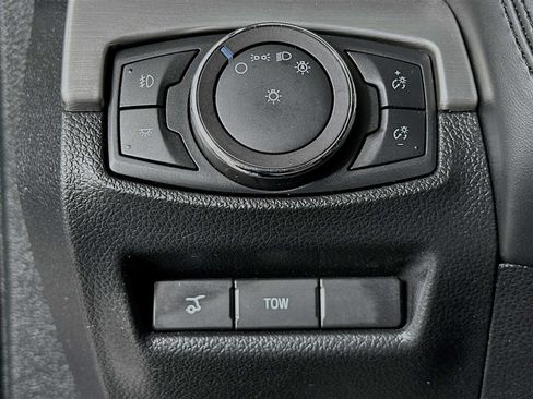 Used 2018 Ford Explorer Platinum AWD/4WD image 10