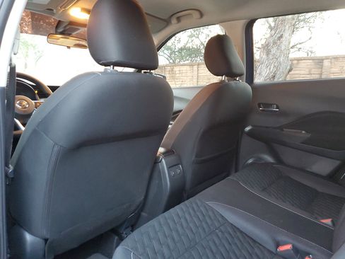 Used 2021 Nissan Kicks SV image 14