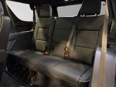 Used 2022 GMC Yukon SLT w/ SLT Premium Package AWD/4WD image 42