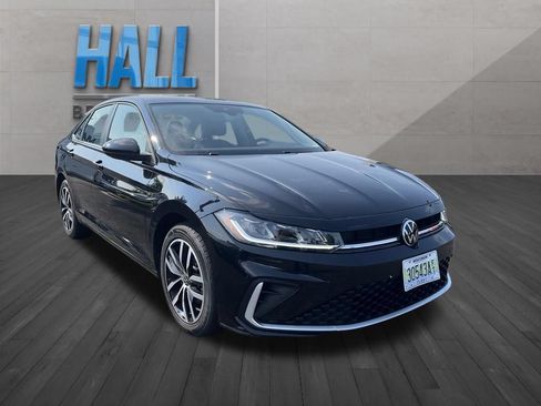 Used 2025 Volkswagen Jetta SE FWD image 7