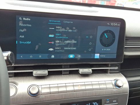 Used 2024 Hyundai Kona SEL image 17