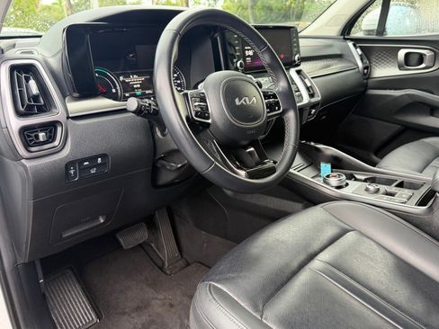Certified 2023 Kia Sorento EX AWD/4WD image 24