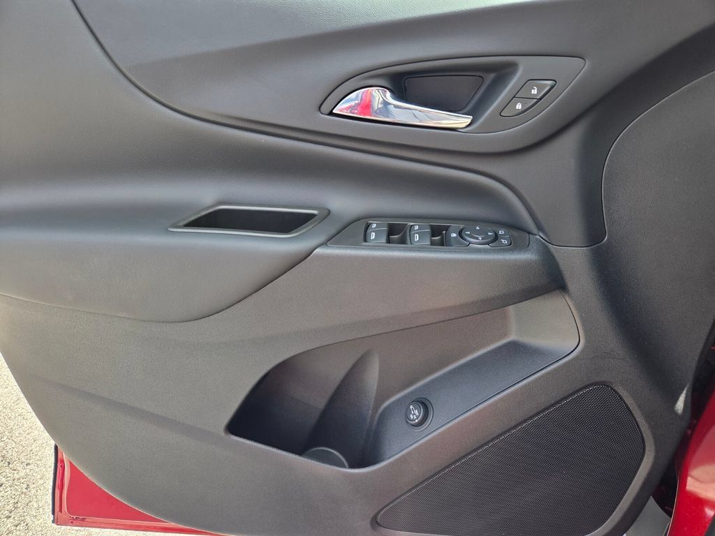 Used 2024 Chevrolet Equinox LT w/ LPO, Cargo Package FWD image 21