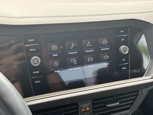 Certified 2023 Volkswagen Jetta SEL FWD image 25