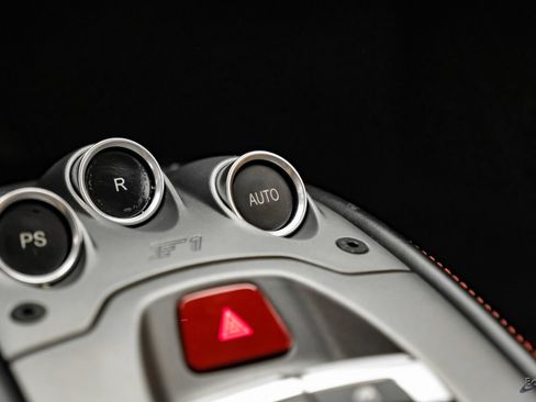 Used 2014 Ferrari 458 Italia Coupe RWD image 74