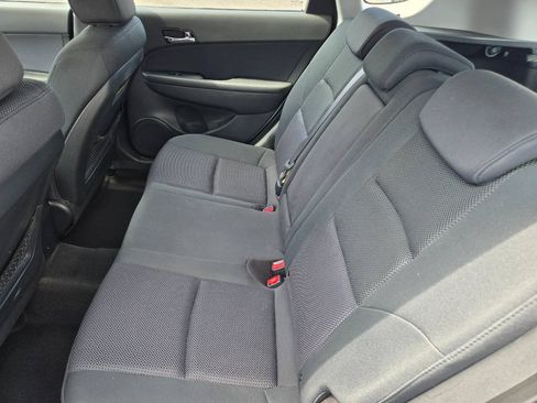 Used 2010 Hyundai Elantra SE FWD image 23