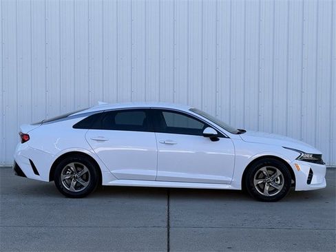 Used 2022 Kia K5 LXS image 3