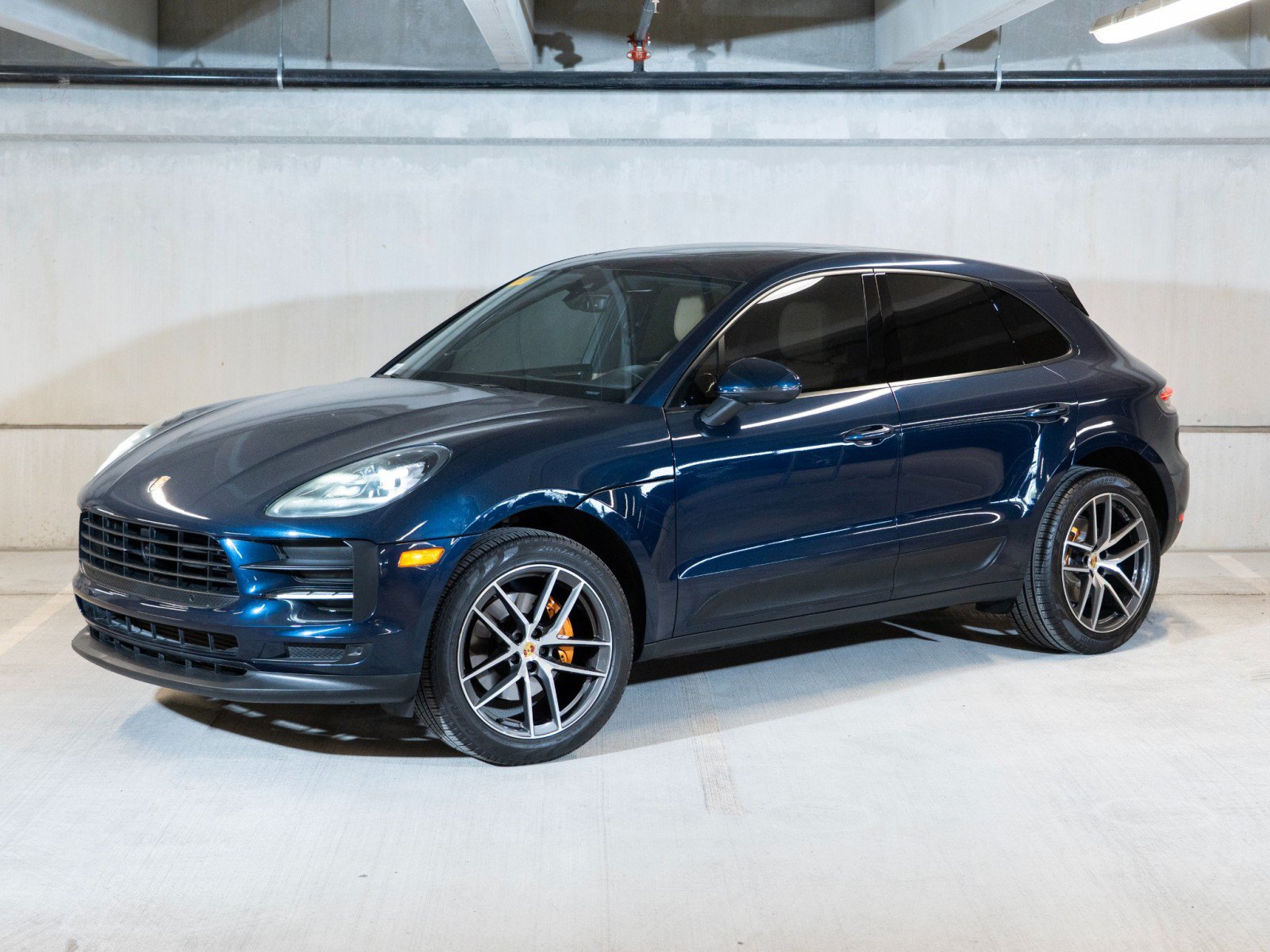 Certified 2020 Porsche Macan AWD/4WD image 1