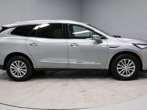 Used 2024 Buick Enclave Premium image 13