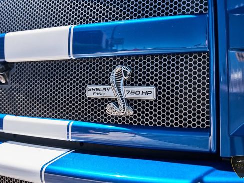Used 2017 Ford F150 Lariat w/ Equipment Group 502A Luxury AWD/4WD image 9