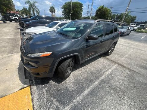 Used 2017 Jeep Cherokee 75th Anniversary FWD image 12