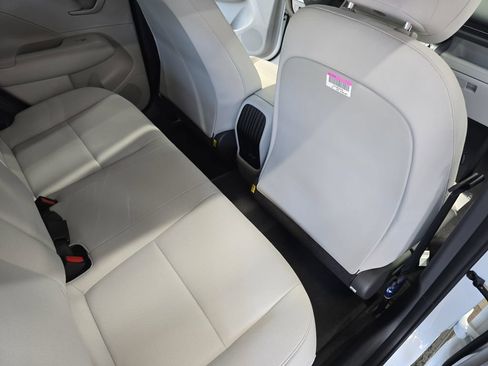 New 2026 Hyundai Kona SE FWD image 12