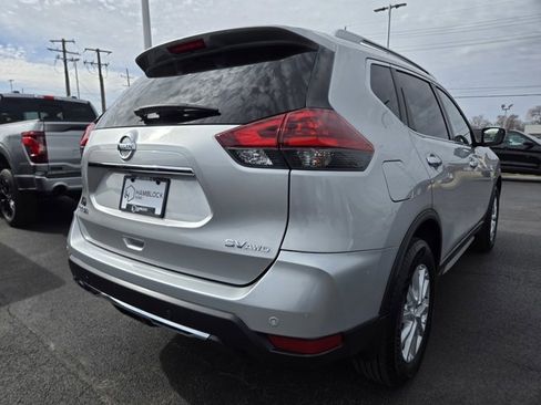 Used 2020 Nissan Rogue SV image 40
