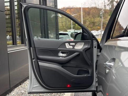 Used 2025 Mercedes-Benz GLE 450 4MATIC image 9