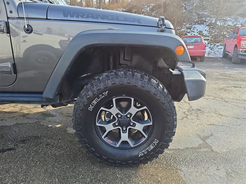 Used 2016 Jeep Wrangler Unlimited Sport image 2