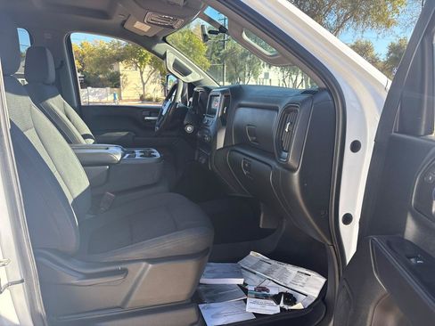 Used 2020 Chevrolet Silverado 2500 Custom AWD/4WD image 17