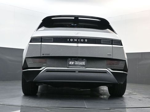 Used 2024 Hyundai Ioniq 5 SEL image 17