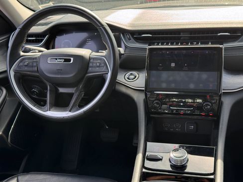 Used 2022 Jeep Grand Cherokee L Limited image 27