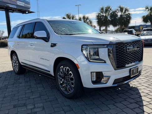 Used 2023 GMC Yukon Denali Ultimate w/ LPO, Floor Liner Package image 7