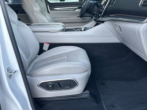 Used 2022 Jeep Wagoneer Series II image 14