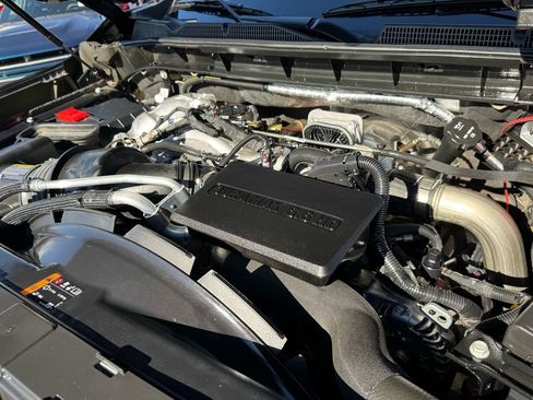 Used 2024 GMC Sierra 2500 AT4X image 25