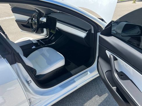 Used 2018 Tesla Model 3 Long Range AWD/4WD image 9
