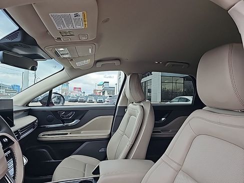 Used 2023 Lincoln Corsair AWD w/ Equipment Group 101A image 11