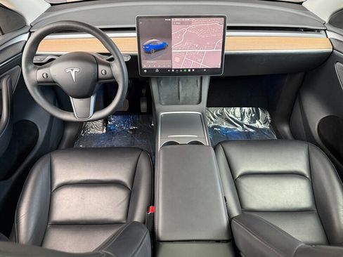 Used 2024 Tesla Model Y 2WD image 4