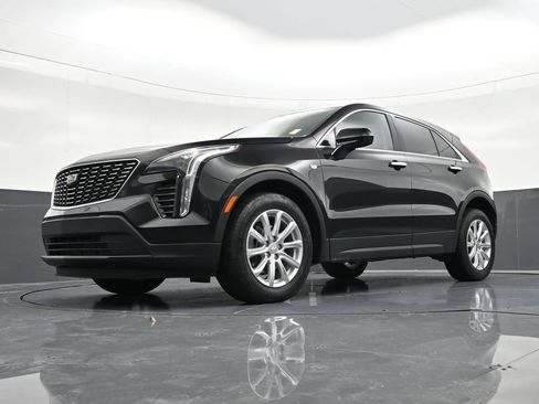 Used 2022 Cadillac XT4 Luxury w/ Driver Awareness Package image 21