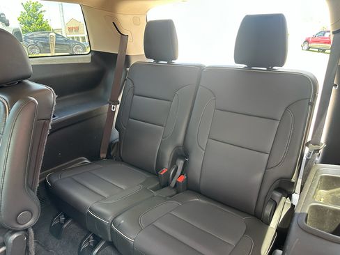 Used 2020 GMC Acadia Denali w/ Technology Package AWD/4WD image 17