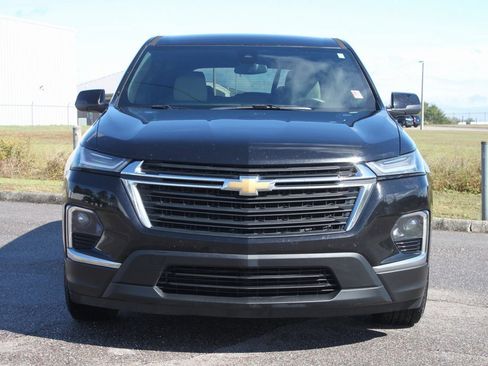 Used 2023 Chevrolet Traverse LS image 3