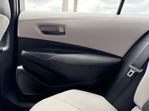 Used 2022 Toyota Corolla LE FWD image 18