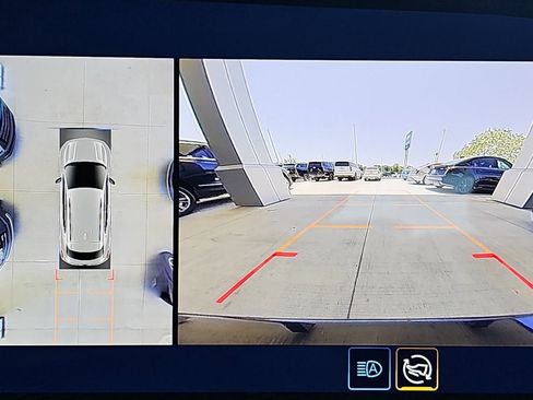 Used 2024 Chevrolet Equinox EV RS FWD image 28