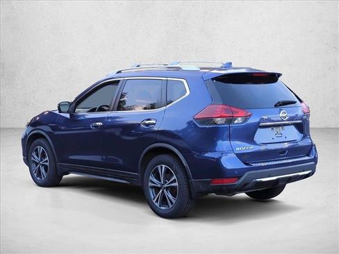 Used 2019 Nissan Rogue SV w/ Premium Package FWD image 7